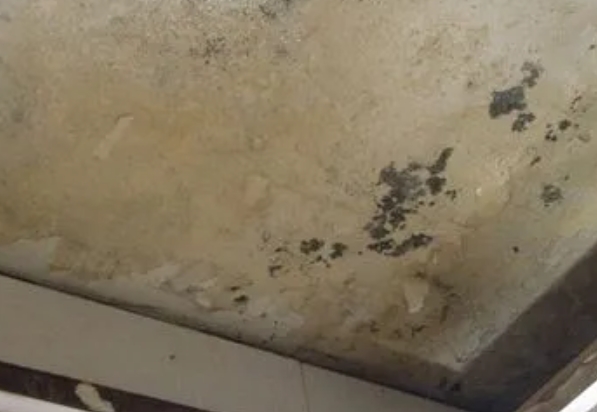 佳木斯市阳台漏水维修公司分享下佳木斯市卫生间渗水维修需要注意哪些问题。